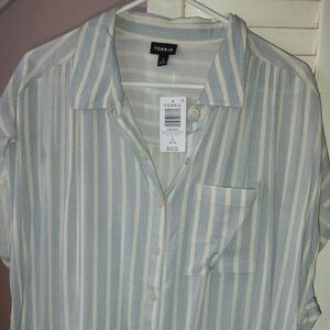 TORRID NWT size 1 1X Casual Striped Cap Sleeve Shirt in Light Blue+ White